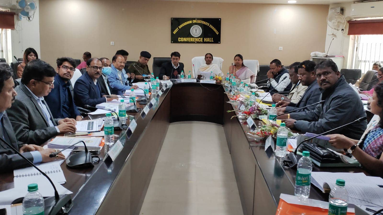 चाईबासा : जिला खनिज फाउंडेशन ट्रस्ट के न्यास समिति की हुई बैठक, जानिए किन मुद्दों पर हुई चर्चा