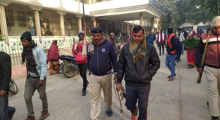 भागलपुर : बेटे को सजा से बचाने के लिए पिता ने रची थी झूठी मौत की साजिश, 4 साल बाद दुष्कर्म मामले में शिक्षक नीरज मोदी को सुनाई गई 14 वर्ष की सजा