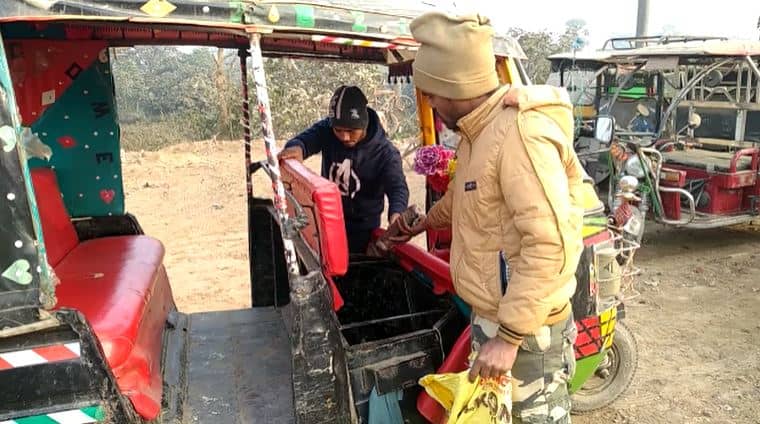 ऑटो में तहखाना बनाकर हो रही थी शराब तस्करी, 277 बोतल अंग्रेजी शराब बरामद 