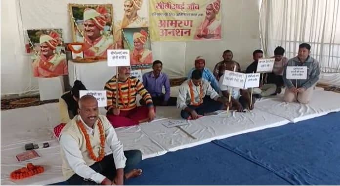 कमलदेव गिरी हत्याकांड: परिजनों के अनशन को हुए 40 दिन पूरे, सीबीआई और नार्को टेस्ट की कर रहे मांग