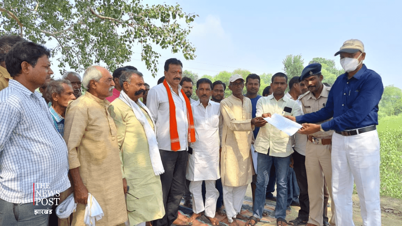 ठेकेदारों के लिए कामधेनु है यह सड़क, जानिए और भी कई खूबियों वाले इस सड़क पर क्यों लगा जाम