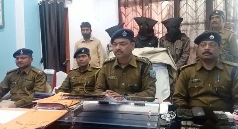 देवघर: 52 वर्षीय बुजुर्ग निकला चोर गिरोह का मास्टरमाइन्ड, हुआ गिरफ्तार