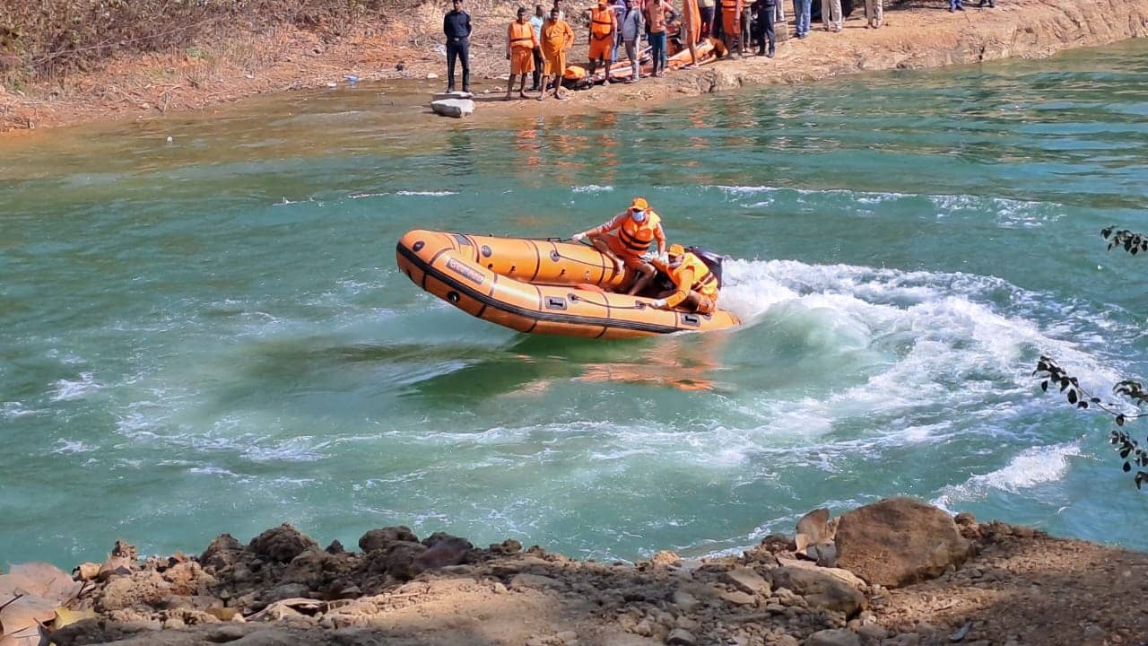 कोडरमा:  बंद खदान में डूबने वाले युवक का पांचवे दिन भी नहीं मिला शव, प्रशासन से नाराज परिजन