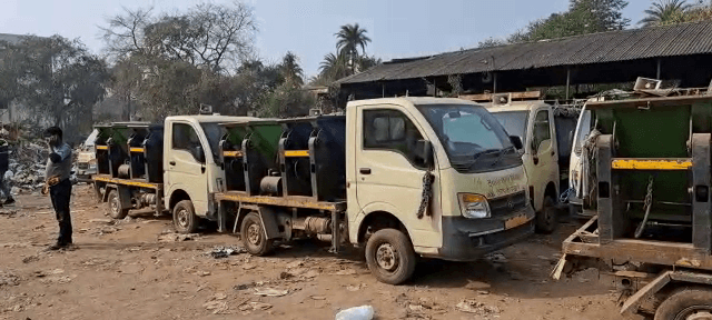 देवघर : शहर को साफ रखने वालों की नहीं ले रही कोई सुध, वेतन नहीं मिलने से आए दिन हड़ताल पर रहते हैं कर्मी