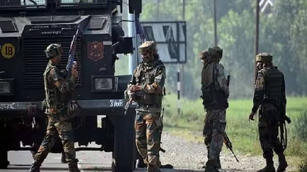 जम्मू-कश्मीर में सुरक्षाबलों को बड़ी कामयाबी, दो आतंकी ढेर, राजौरी हमले में थे शामिल
