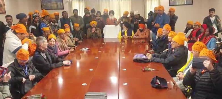 गंगा विलास क्रूज़ से सैलानी पहुंचे पटना साहिब तख्त श्री हरमंदिर, विदेशी सैलानियों का किया गया भव्य स्वागत