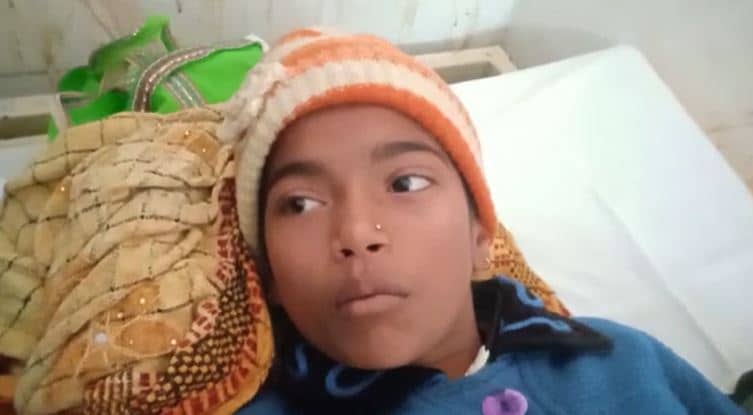 दबंगों की खौफनाक करतूत, शादी के जश्न में साथ डांस करने से रोका तो दबंगों ने लड़की पर पेट्रोल डाल लगा दी आग