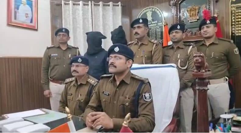 मोतीहारी : करोड़ों रुपये के चरस के साथ दो तस्कर गिरफ्तार, नेपाल से बिहार हो रही थी तस्करी 