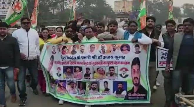 बोकारो जिला युवा कांग्रेस ने त्रिपुरा सीएम का किया पुतला दहन, भाजपा के चरित्र को बताया गुंडा  