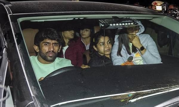 दिल्ली के जंतर-मंतर में पहलवानों का धरना खत्म, खेल मंत्री के आश्वासन के बाद वापस लौटे खिलाड़ी