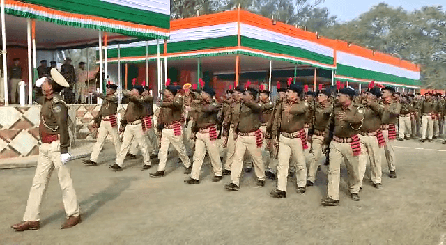 दुमका : गणतंत्र दिवस पर उपराजधानी में झंडोत्तोलन करेंगे सीएम हेमंत सोरेन, परेड का डीआईजी और डीसी ने किया निरीक्षण