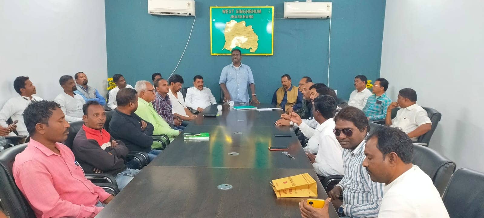 मुख्यमंत्री हेमन्त सोरेन के खतियानी जोहार यात्रा कार्यक्रम की समीक्षा बैठक सम्पन्न 