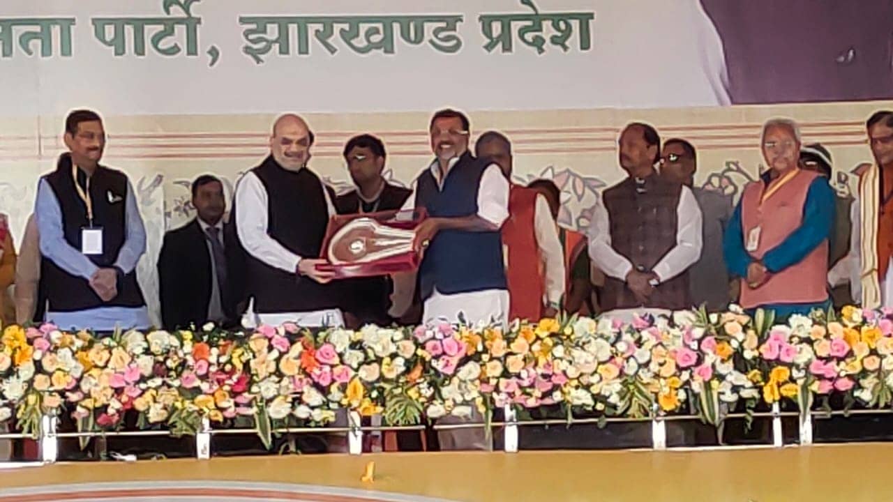 हेमंत सरकार पर अमित शाह का बड़ा हमला, कहा झारखण्ड में हाथ से नहीं, ट्रैक्टर और रेलवे वैगन से होती है लूट