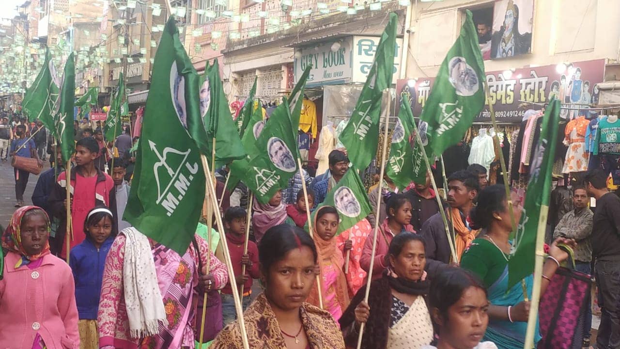 पिछले दिनों चर्चा का विषय बना रहा झामुमो का 44वां झारखंड दिवस, जानिए कौन से विधायक ने संभाला कार्यक्रम का दामोदार तो कौन से विधायक रहें नदारद