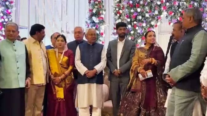 पूर्व सांसद आनंद मोहन की बेटी सुरभि की शादी में शामिल हुए सीएम नीतीश, कई दिग्गज नेता भई रहे मौजूद 