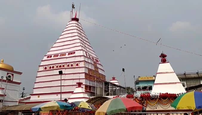 दुमका: विश्व प्रसिद्ध बाबा बासुकीनाथ धाम में भक्तों की उमड़ी भीड़, शाम में निकलेगी शिव बारात