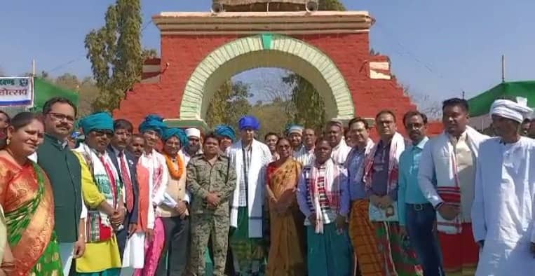 दुमका : छऊ नृत्य और मांदर की थाप के बीच हुआ राजकीय जनजाति हिजला मेले का उद्घाटन, जानिए कार्यक्रम में क्या रहा खास !