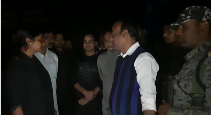 विधायक बेटी अम्बा प्रसाद के करीबी कार्यकर्ता के मर्डर के बाद गुस्से में उबल रहे पिता और पूर्व मंत्री योगेंद्र साव ने sdpo को भी खूब सुनाई खरी-खोटी