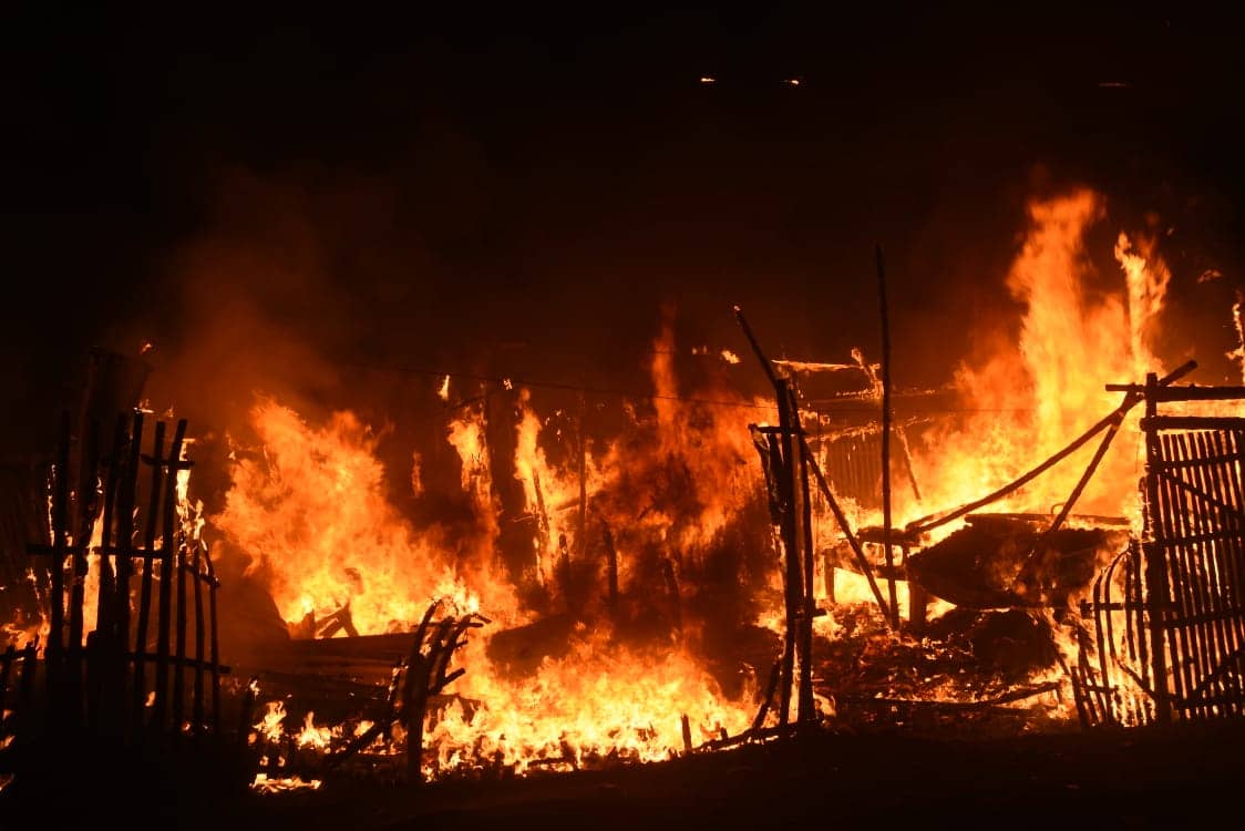 धनबाद में एक बार फिर आग लगने से लोगों में दहशत, जानिए कहां लगी आग