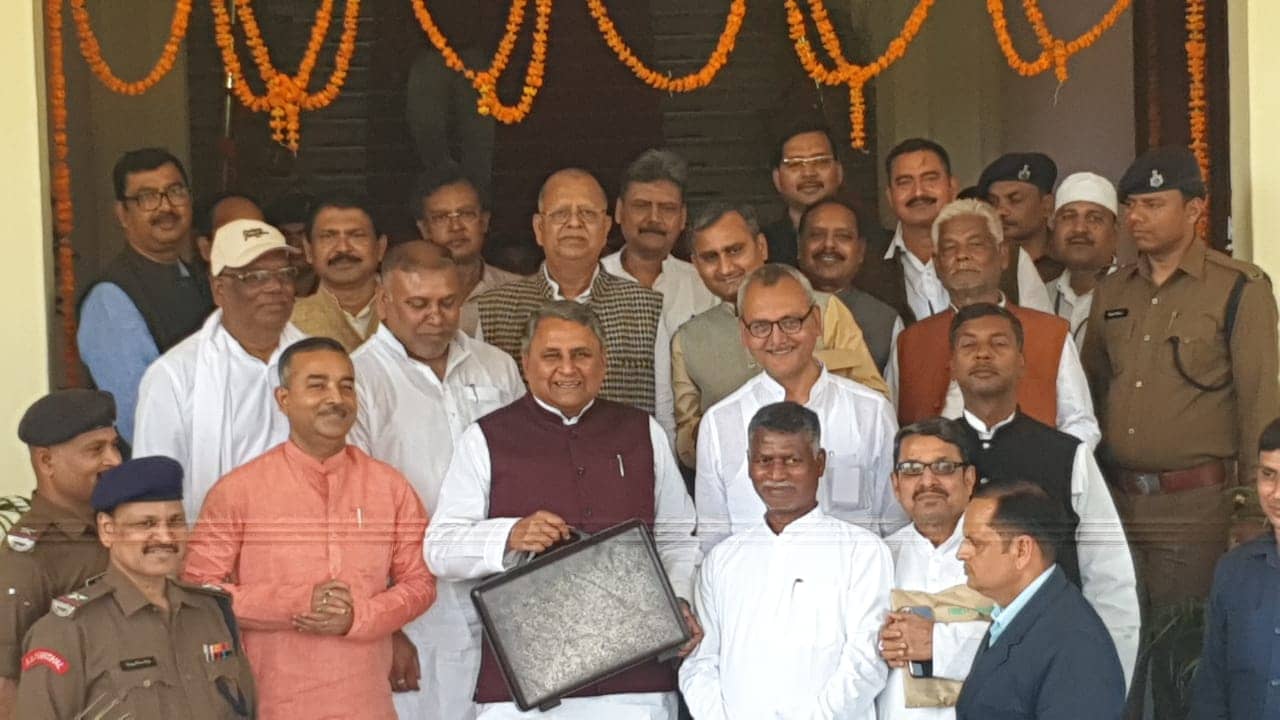 वित्त मंत्री विजय चौधरी ने विधान सभा में 2.61 लाख करोड़ का बजट किया पेश, 10 लाख युवाओं को रोजगार देने का लक्ष्य 