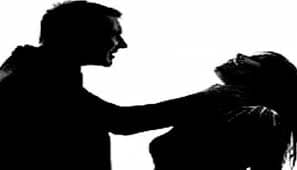 दुमका: आपसी विवाद में पति ने की पत्नी की हत्या, पुलिस ने पति को लिया हिरासत में