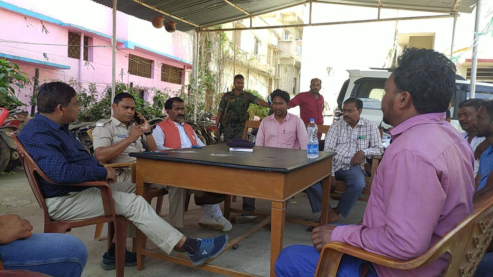 दुमका-पाकुड़ मार्ग पर लगातार हो रही घटना को लेकर प्रशासन द्वारा लागू किए गए कई नियम, एजेंसी के प्रतिनिधि के साथ हुई बैठक