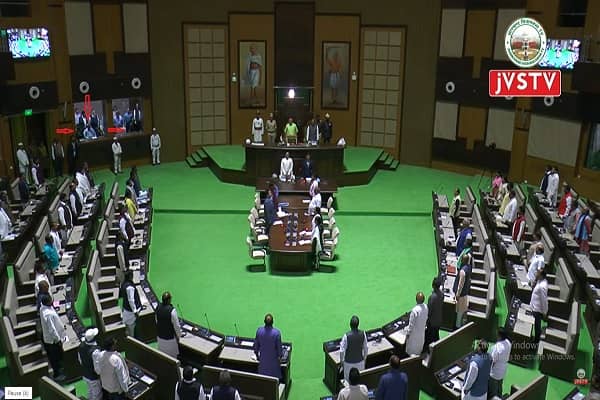 सदन में विपक्ष का जोरदार हंगामा, नियोजन नीति को बताया ‘ओपन टू ऑल’, देखिये पूरी रिपोर्ट