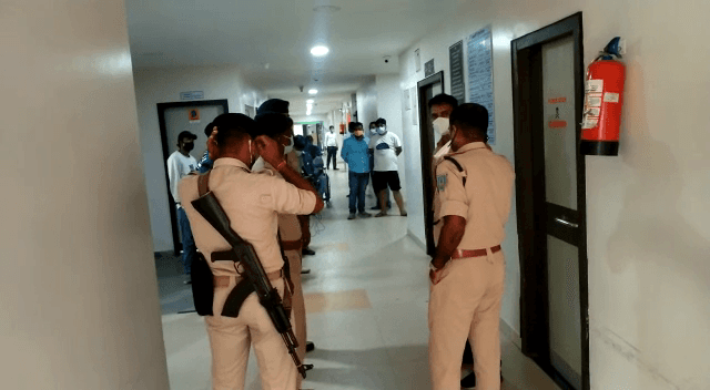 धनबाद में 10 लाख की छिनतई के बाद एयरटेल के डिस्ट्रीब्यूटर को अपराधियों ने मारी गोली