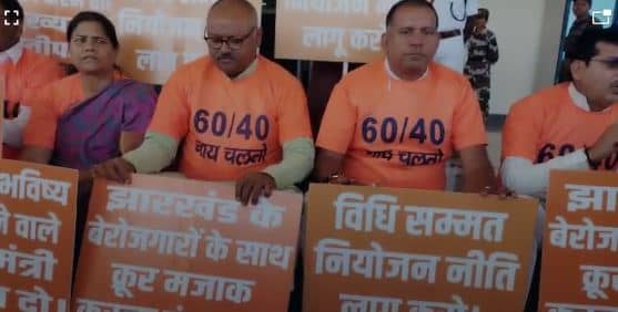 विधानसभा के अन्दर विपक्ष का हंगामा, 60:40 नाय चलतो, 1932 की भैलो के नारों से गूंजा सदन