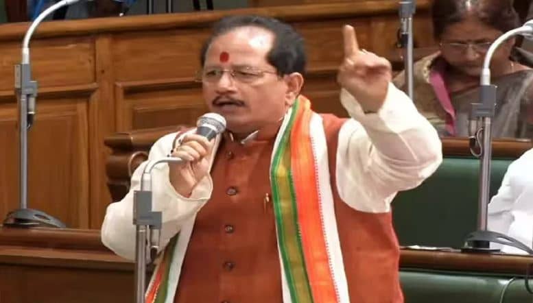 विधानसभा में सेविका, सहायिका के मानदेय वृद्धि पर हंगामा, विपक्ष पर माइक तोड़ने का आरोप