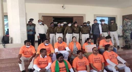 कार्यमंत्रणा समिति की बैठक के बाद टी-शर्ट पॉलिटिक्स पर विराम, लेकिन भाजपा को अब भी सीएम हेमंत के जवाब का इंतजार  