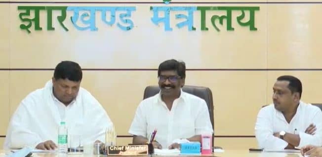 नियोजन नीति हेमंत सरकार के लिए बनी गले की हड्डी, छात्रों में उबाल, विपक्ष भी हमलावर