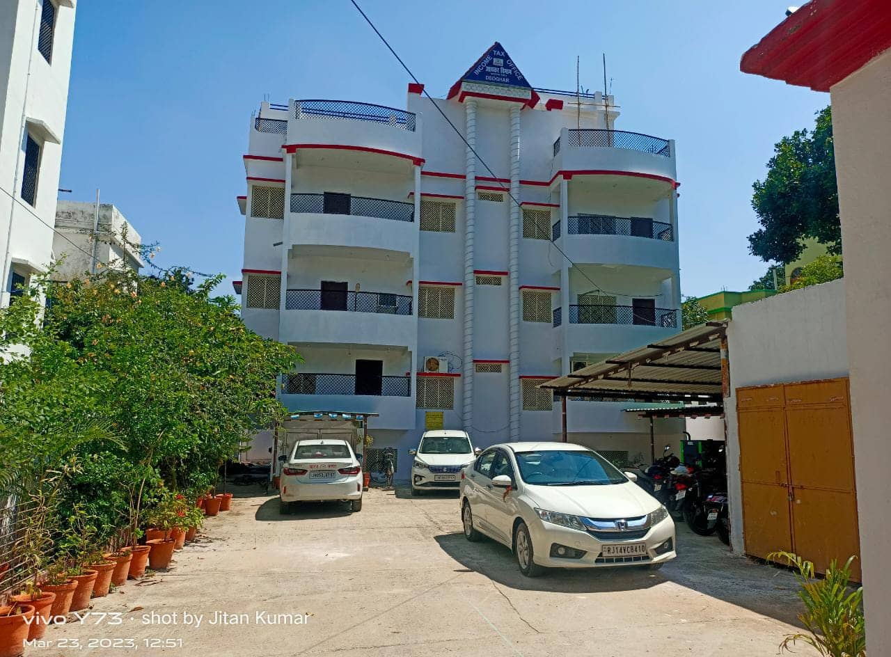 देवघर:  कारोबारी योगेंद्र तिवारी के यहां तीसरे दिन आयकर जांच हुई पूरी, टैक्स चोरी के लिए लगा भारी जुर्माना