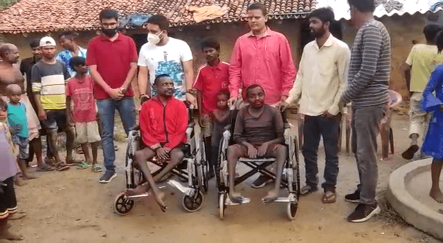 दो दिव्यांग भाईयों के लिए दिवाली बना खास,  निजी संस्थाओं ने दिया व्हीलचेयर