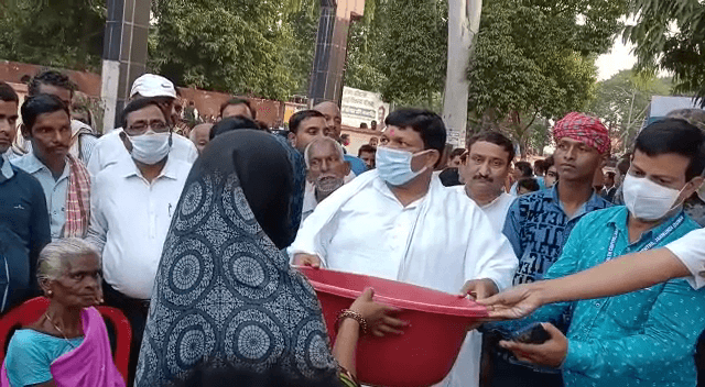 कृषि मंत्री ने लाभुकों के बीच परिसंपति का किया वितरण