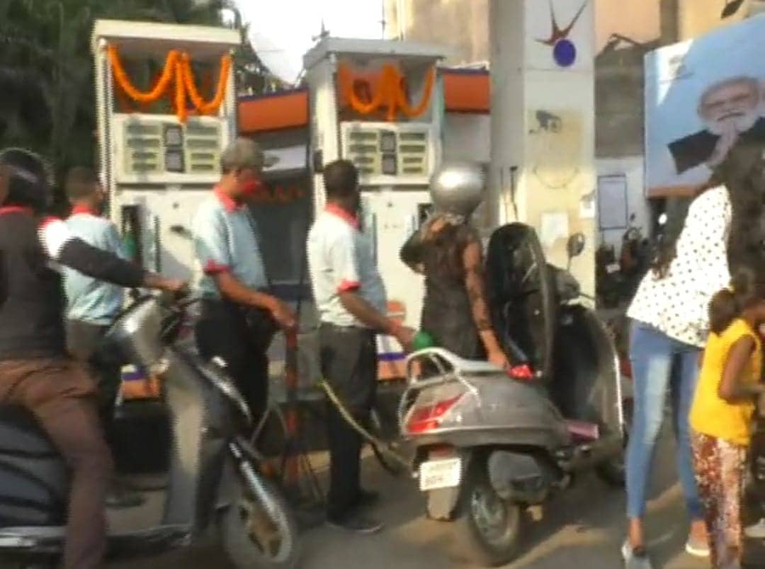 पेट्रोल-डीजल की कीमत कम होने पर रांची के लोगों ने क्या दी प्रतिक्रिया, पढ़िए पूरी खबर