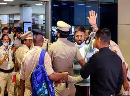 मनीष कश्यप की याचिका पर सुनवाई को सुप्रीम कोर्ट तैयार, सभी प्राथमिकी को एक साथ जोड़ने की है मांग, देखिये यह रिपोर्ट