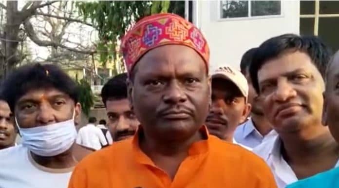 JDU सांसद अजय मंडल के बिगड़े बोल, कहा-  "अपराधियों को गोली नहीं मारेंगे तो क्या चुम्मा लेंगे"