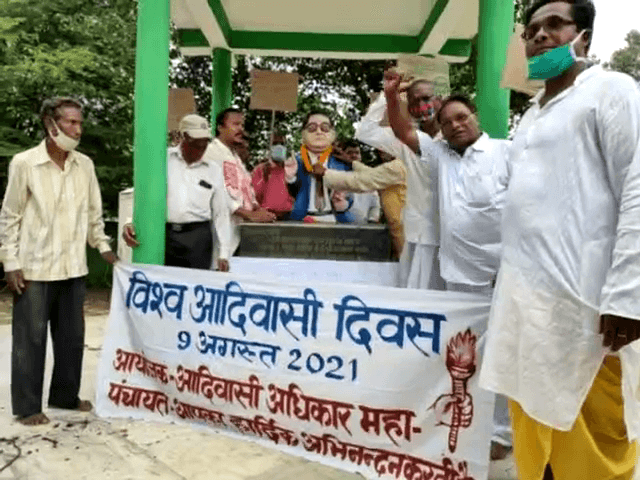 सिमडेगा में सादगी और उत्साह के साथ मनाया गया आदिवासी दिवस
