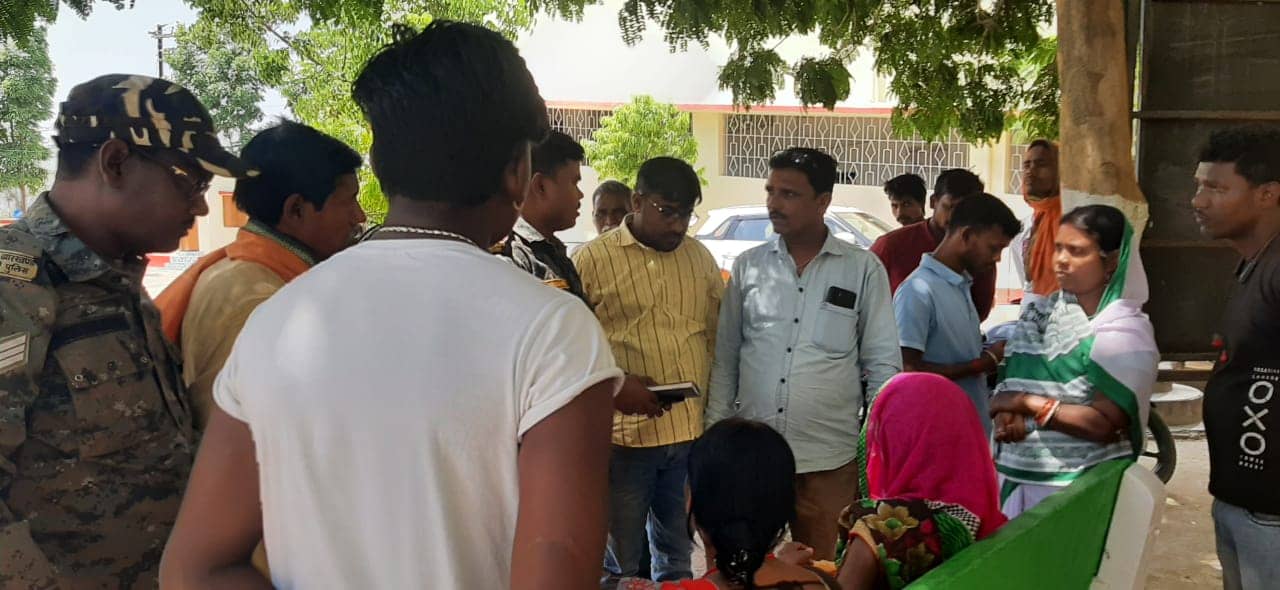 DHANBAD: माँ के पेट में ही चाकू लगने से नावजात मरी, परिवार को नहीं है इत्तेफाक