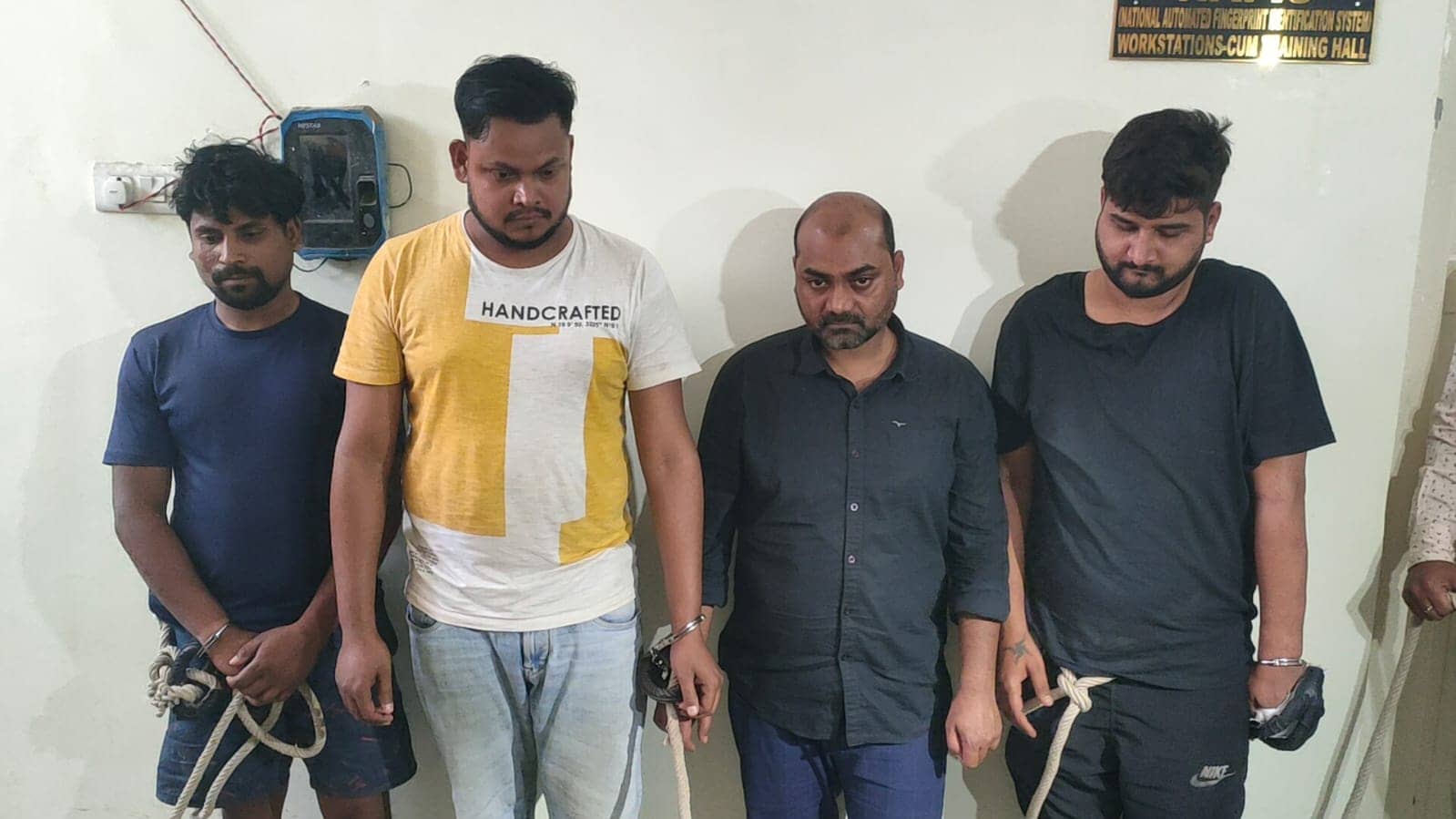 रात रंगीन करने का सपना दिखा कर साइबर अपराधी लोगों का पॉकेट कर रहे खाली, पुलिस अधिकारी का बेटा समेत तीन गिरफ्तार