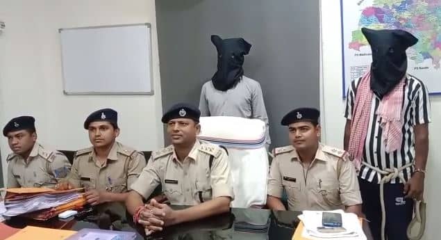 देवघर में हथियार के साथ दो अपराधी गिरफ्तार, किसी बड़े घटना को अंजाम देने की थी मंशा