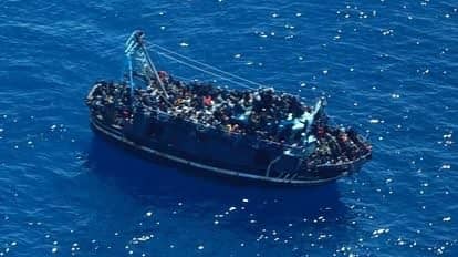 भूमध्यसागर में डूबा जहाज, 400 लोग थे सवार, सर्च ऑपरेशन जारी