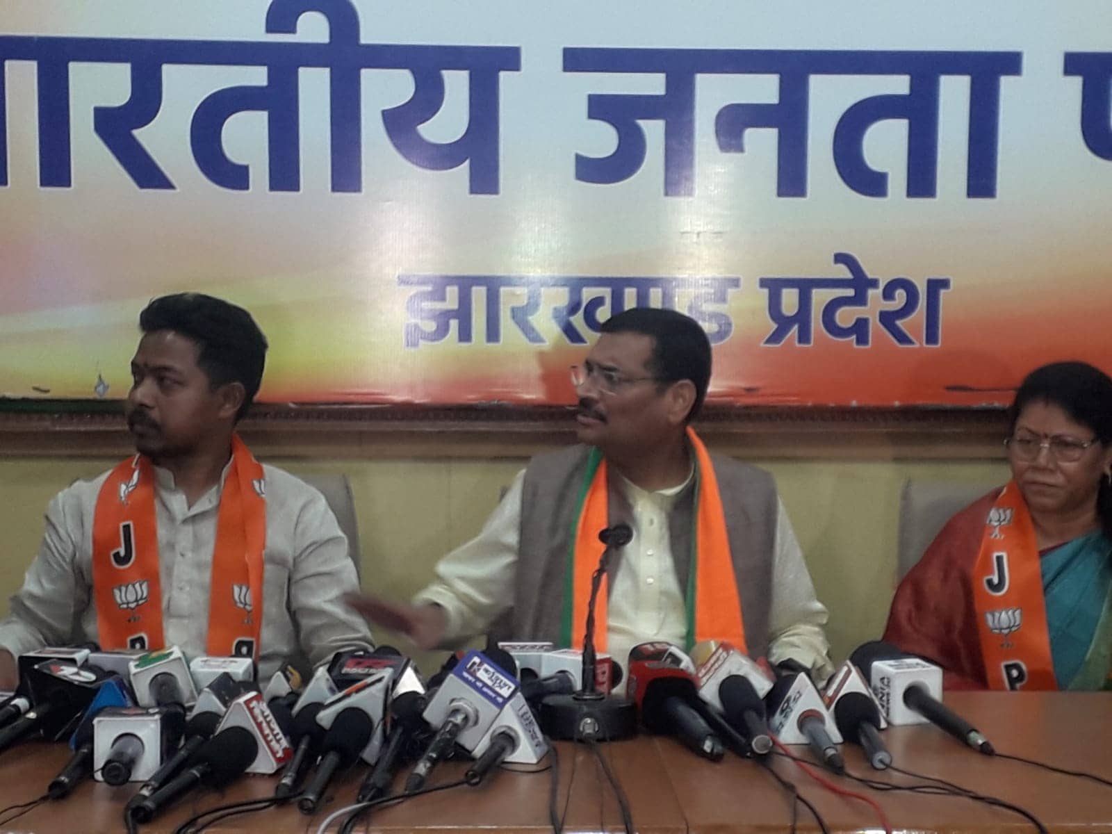 सचिवालय घेराव के पूर्व ही डर गई सरकार, भाजपा कार्यकर्ताओं को पुलिस दे रही धमकी : दीपक प्रकाश