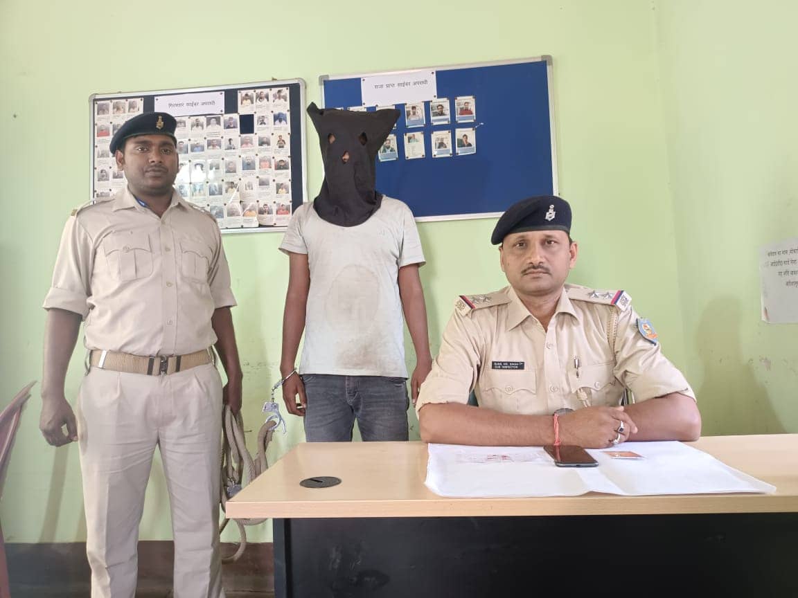 देवघर में एक साइबर अपराधी गिरफ्तार, 6 फर्जी सिम और एक एटीएम बरामद