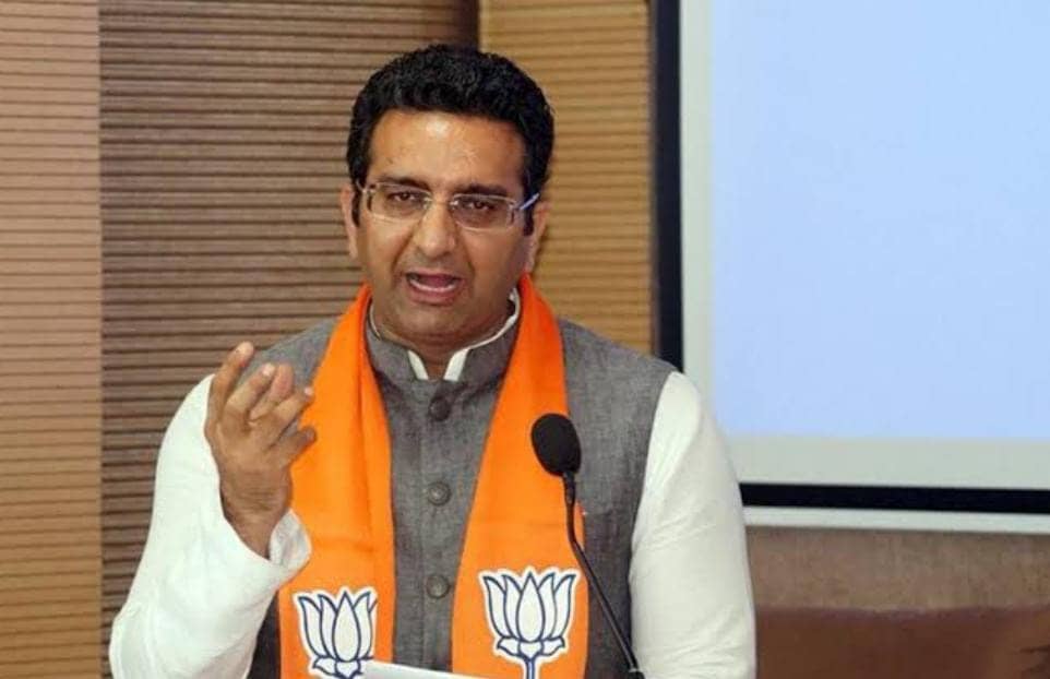 केजरीवाल को मिले सीबीआई नोटिस पर बीजेपी का तंज, प्रवक्ता गौरव भाटिया ने कहा निहायती बेईमान, नोटिस के डर से कांप रहे हैं केजरीवाल