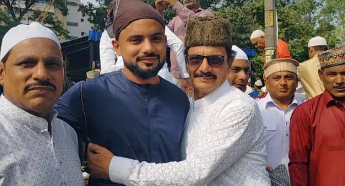 जमशेदपुर: अल्लाह की इबादत में उठे हाथ, अमन चैन की मांगी गई दुआ, सबको ईद मुबारक