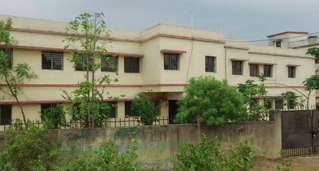 डॉक्टरों की आस में पिछले 5 साल से बंद है अस्पताल, ग्रामीणों को हो रही है परेशानी, लोगों में आक्रोश