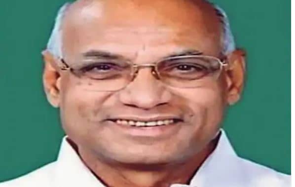 झारखंड का लैपटॉप गया महाराष्ट्र! देखिये सीपी राधाकृष्णन की पहल से राजभवन के खर्चों में कैसे आयी 75 फीसदी की कमी