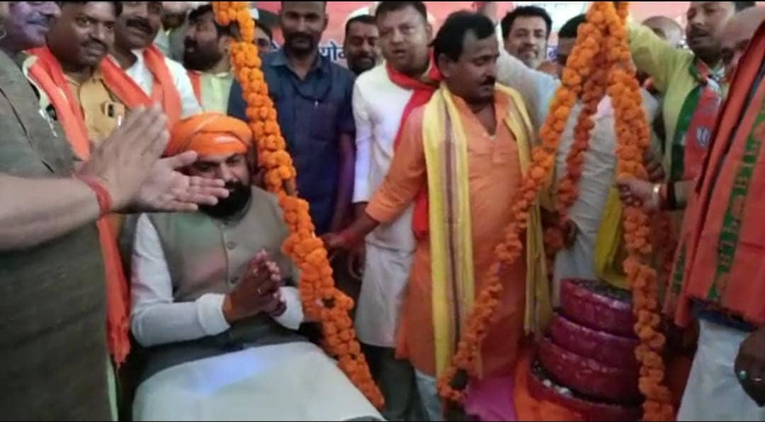 पहली बार खगड़िया पहुंचने पर सम्राट चौधरी का हुआ भव्य स्वागत, बीजेपी कार्यकर्ताओं ने सिक्कों से तौला